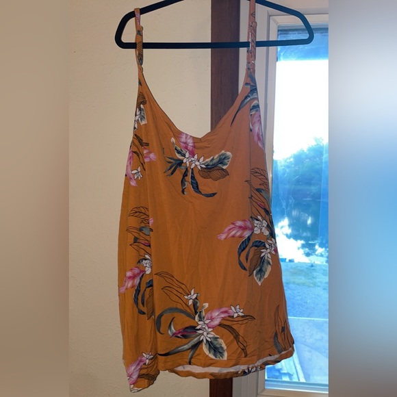 Torrid super soft size 5 tank top - Picture 1 of 3